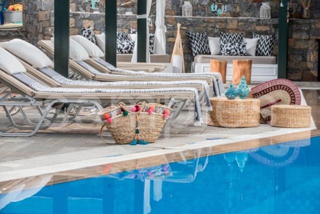 Everest Apartments And Suites สตาลิดา ภายนอก รูปภาพ