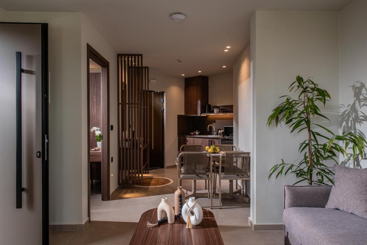 Everest Apartments And Suites สตาลิดา ภายนอก รูปภาพ