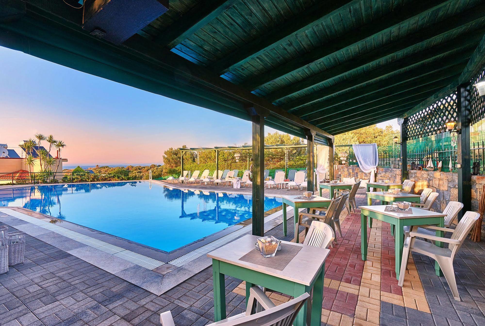 Everest Apartments And Suites สตาลิดา ภายนอก รูปภาพ